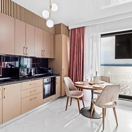 Angels Skyview Near Finest Clubs Area Apartment Mamaia